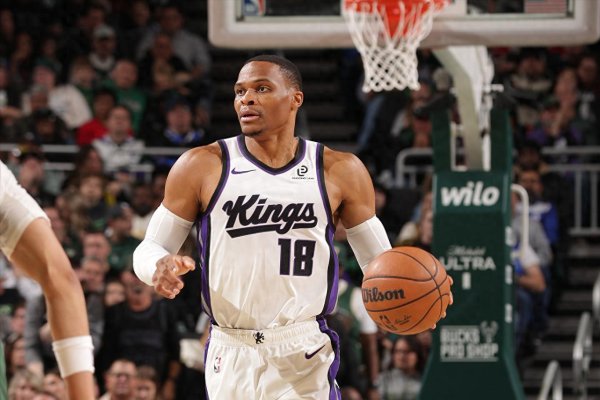 融智和 12分5板10助，威少历史第一！香波特：詹姆斯本该多为他说说话